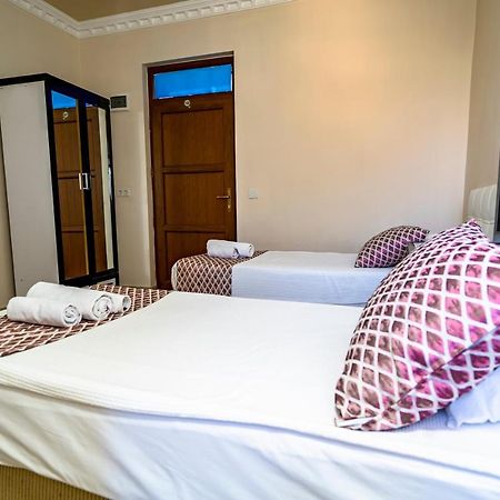 Elvin Otel Side Luaran gambar