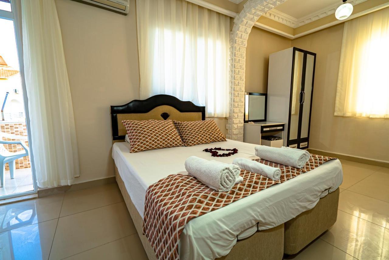 Elvin Otel Side Luaran gambar