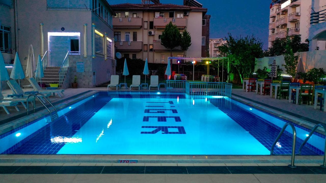 Elvin Otel Side Luaran gambar